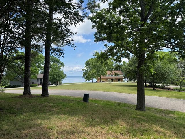 35 Imperial Circle, Coldspring, TX 77331