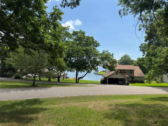 35 Imperial Circle, Coldspring, TX 77331
