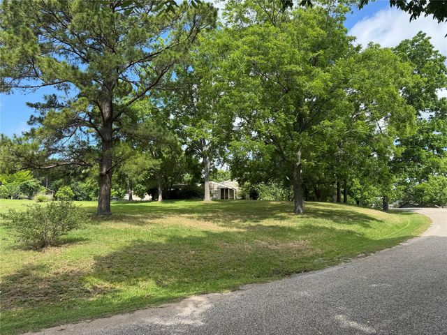 35 Imperial Circle, Coldspring, TX 77331