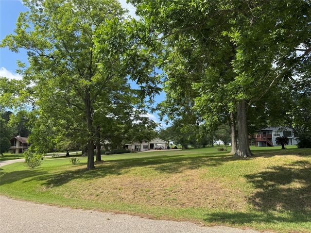 35 Imperial Circle, Coldspring, TX 77331