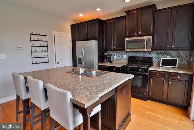 233 KEINATH ST, Mount Joy, PA 17552