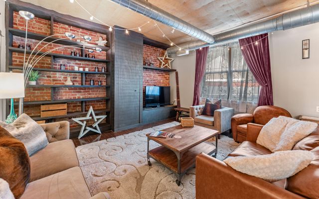 3915 St Elmo Avenue, Chattanooga, TN 37409