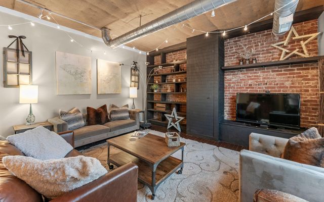 3915 St Elmo Avenue, Chattanooga, TN 37409