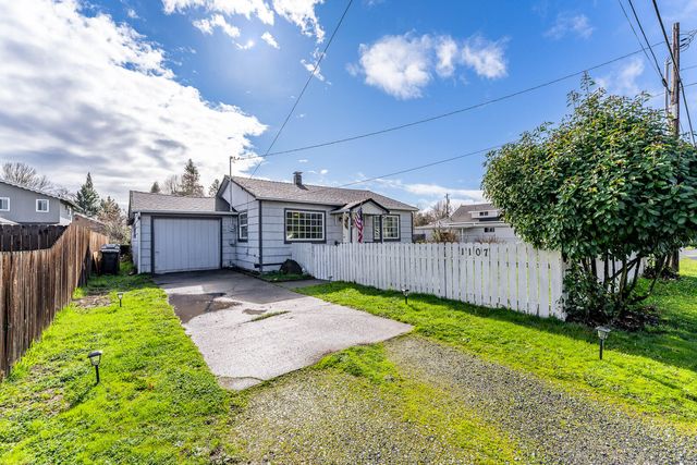 1107 SW Bridge Street, Grants Pass, OR 97526