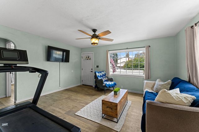 1107 SW Bridge Street, Grants Pass, OR 97526