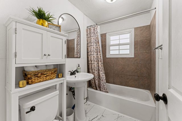 1107 SW Bridge Street, Grants Pass, OR 97526