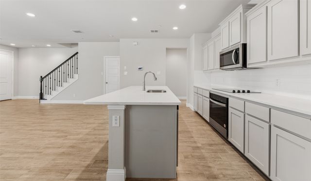 6020 Bursey Road, Watauga, TX 76148
