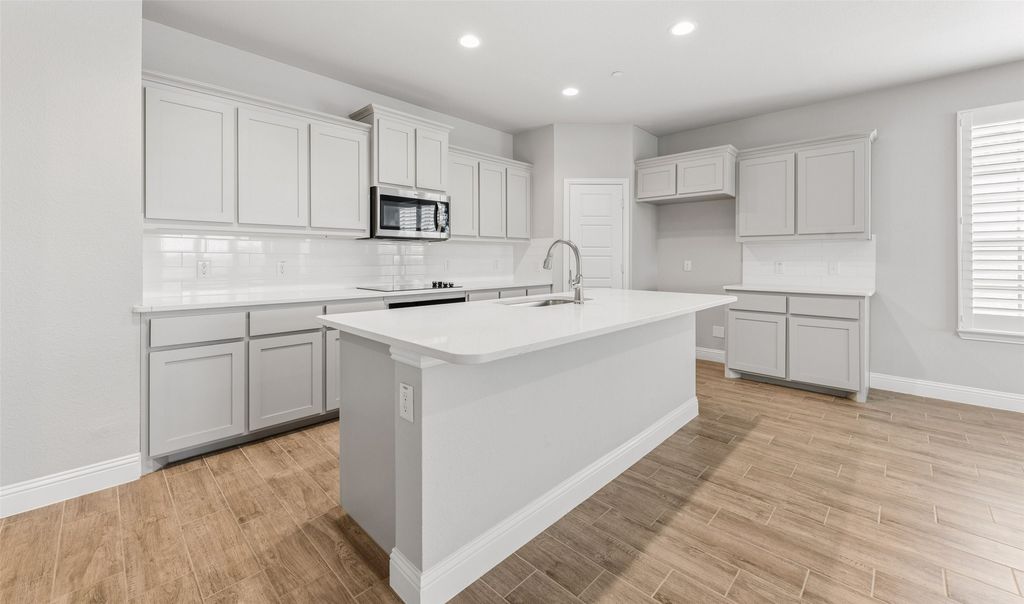 6020 Bursey Road, Watauga, TX 76148