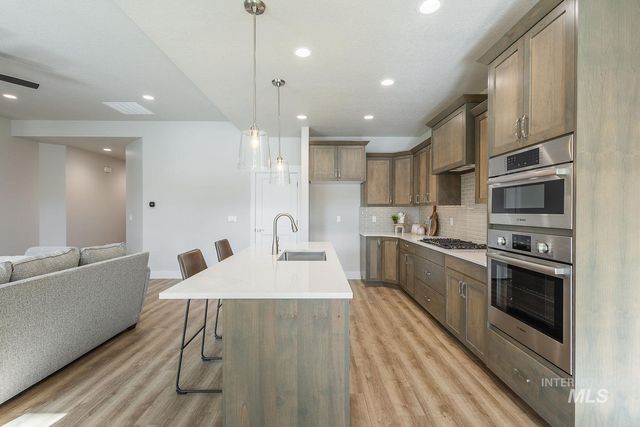 1114 Whitewater Way, Emmett, ID 83617