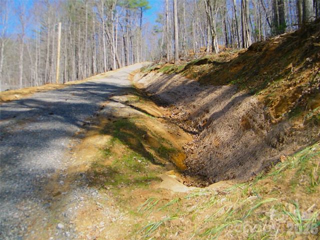 148 Fish Pond Lane, Burnsville, NC 28714