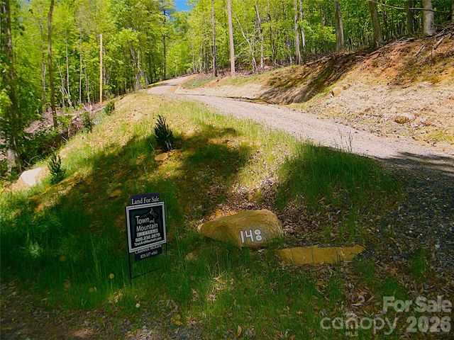 148 Fish Pond Lane, Burnsville, NC 28714