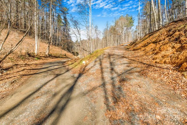 148 Fish Pond Lane, Burnsville, NC 28714