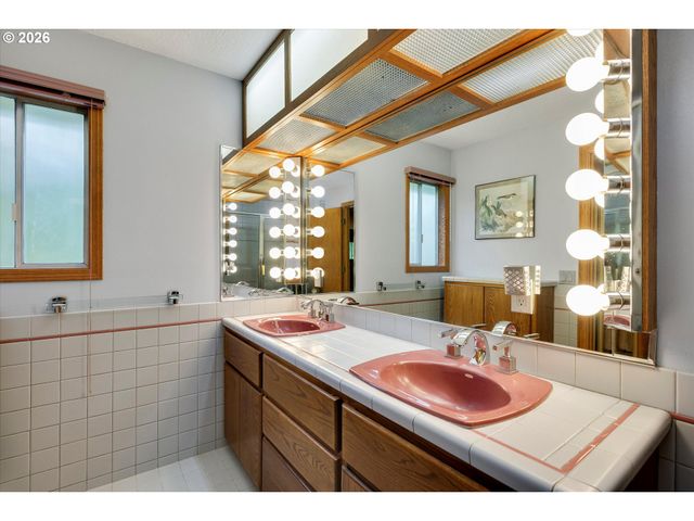 16645 Ne LEANDER Dr, Sherwood, OR 97140