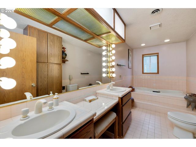 16645 Ne LEANDER Dr, Sherwood, OR 97140