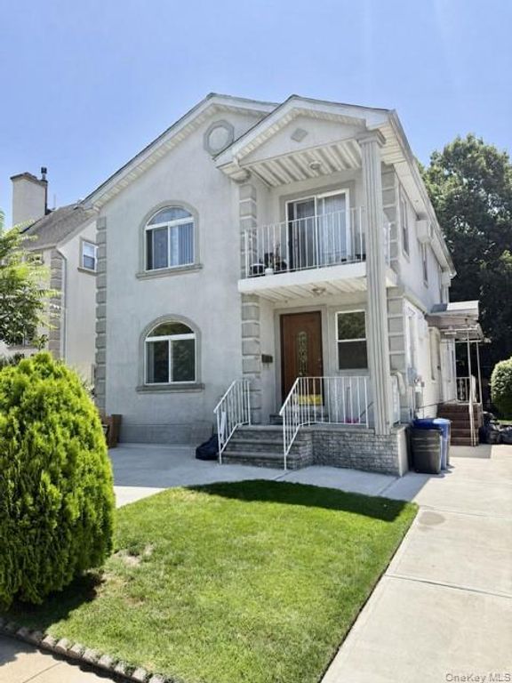24614 61st Avenue, Little Neck, NY 11362