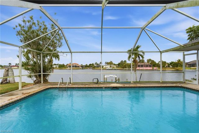 329 SE 33rd TER, Cape Coral, FL 33904