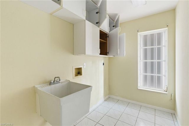 329 SE 33rd TER, Cape Coral, FL 33904