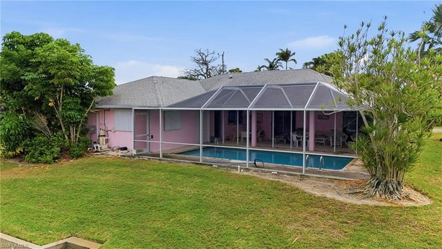 329 SE 33rd TER, Cape Coral, FL 33904