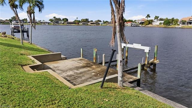 329 SE 33rd TER, Cape Coral, FL 33904