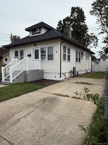 122 Dehnhoff Avenue, Freeport, NY 11520