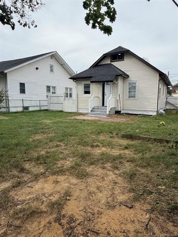 122 Dehnhoff Avenue, Freeport, NY 11520