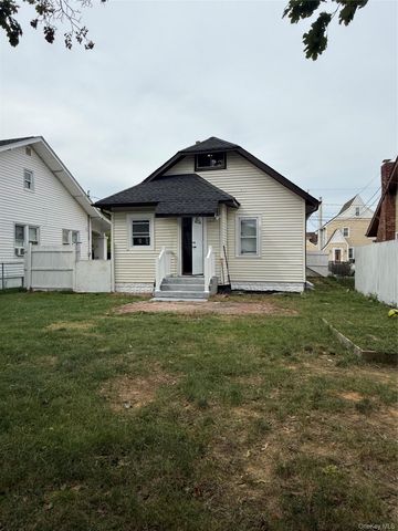 122 Dehnhoff Avenue, Freeport, NY 11520