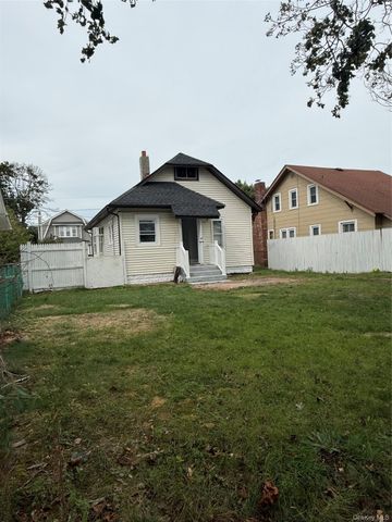 122 Dehnhoff Avenue, Freeport, NY 11520
