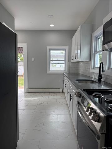 122 Dehnhoff Avenue, Freeport, NY 11520