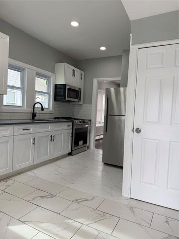 122 Dehnhoff Avenue, Freeport, NY 11520