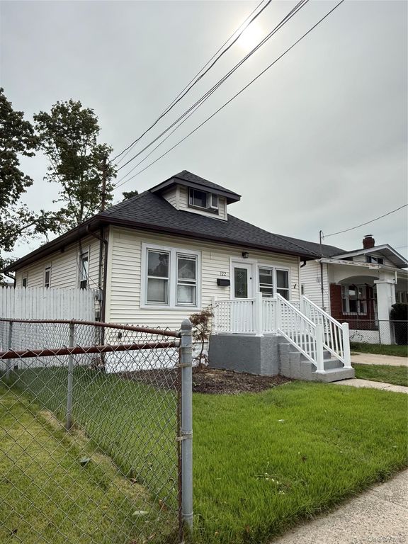 122 Dehnhoff Avenue, Freeport, NY 11520 — photo 4