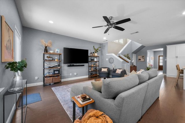 2801 Livingston Avenue, Fort Worth, TX 76110