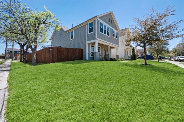 2801 Livingston Avenue, Fort Worth, TX 76110