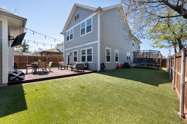 2801 Livingston Avenue, Fort Worth, TX 76110