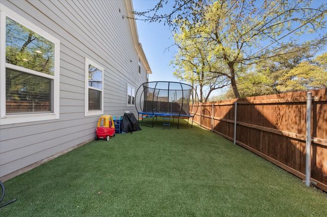 2801 Livingston Avenue, Fort Worth, TX 76110