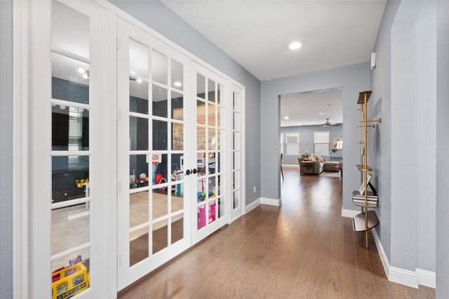 2801 Livingston Avenue, Fort Worth, TX 76110