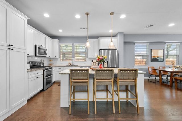 2801 Livingston Avenue, Fort Worth, TX 76110