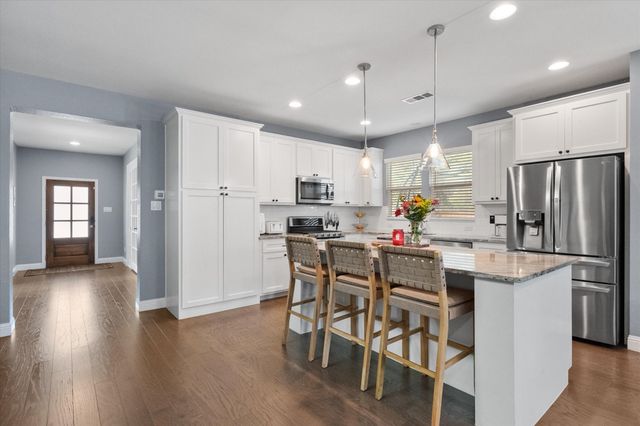 2801 Livingston Avenue, Fort Worth, TX 76110