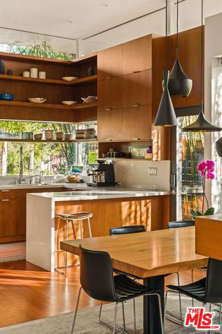 911 Venezia Avenue, Venice (los Angeles), CA 90291