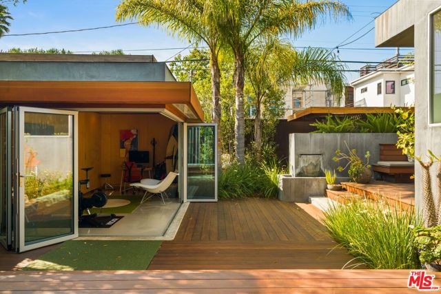 911 Venezia Avenue, Venice (los Angeles), CA 90291