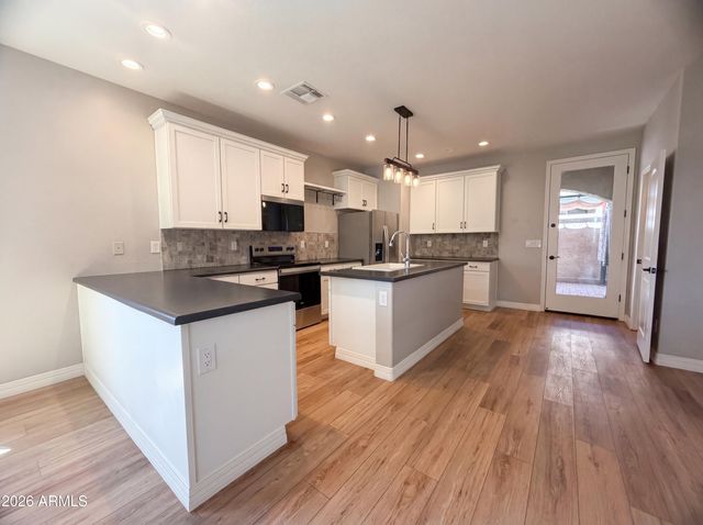 1729 S DESERT VIEW Place, Apache Junction, AZ 85120