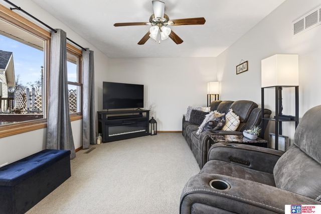 4337 Lewis Avenue, Lincoln, NE 68521