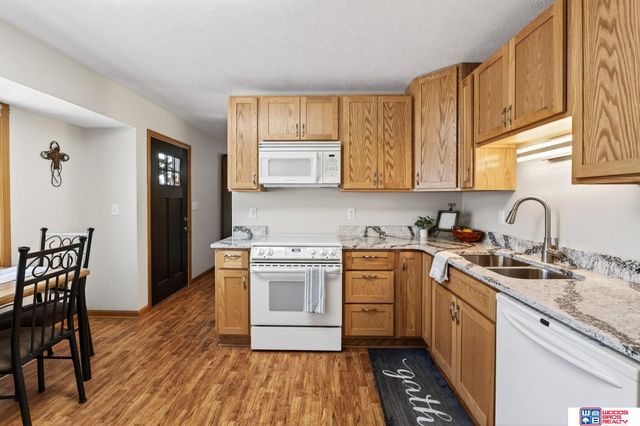 4337 Lewis Avenue, Lincoln, NE 68521