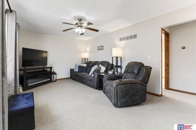 4337 Lewis Avenue, Lincoln, NE 68521