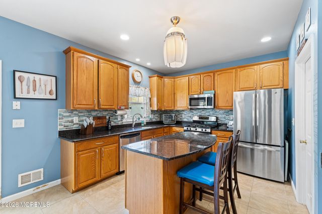 25 Columbus Avenue, Cliffwood, NJ 07721