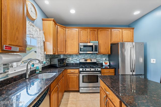 25 Columbus Avenue, Cliffwood, NJ 07721