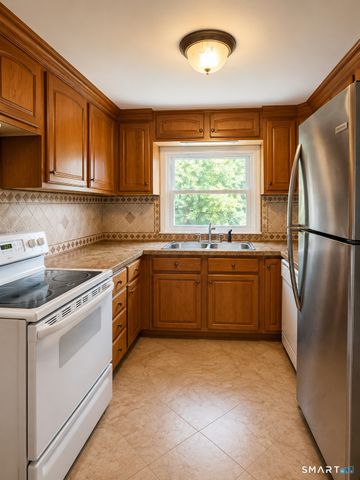 22 Leaf Avenue 2nd Floor, Waterbury, CT 06705