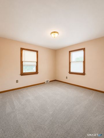 22 Leaf Avenue 2nd Floor, Waterbury, CT 06705