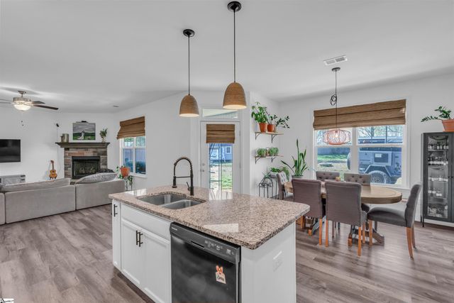 104 Timber Glen Place, Greer, SC 29651