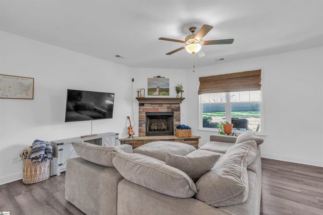 104 Timber Glen Place, Greer, SC 29651