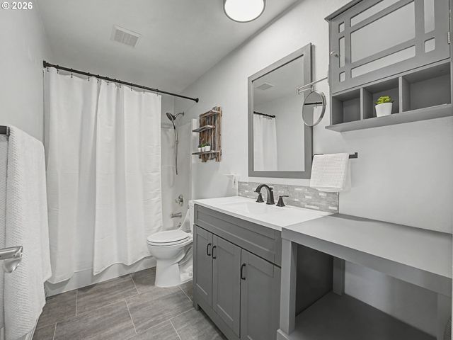 7919 Se CLACKAMAS Rd, Milwaukie, OR 97267